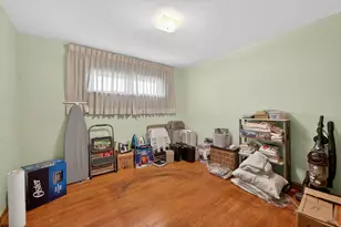 549 E 168th St, South Holland, IL 60473 - Photo 12