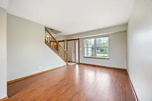 909 Fox Chase Dr Dr, Round Lake Beach, IL 60073 - Photo 6