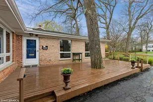 461 Rockland Ave, Lake Bluff, IL 60044 - Photo 2