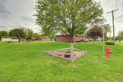 310 E 3rd Street, Tampico, IL 61283 - Photo 2