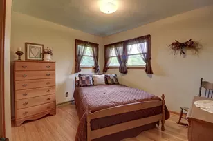 310 E 3rd St, Tampico, IL 61283 - Photo 18