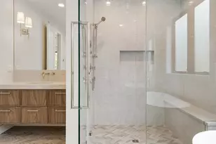 2429 N Rockwell St, Chicago, IL 60647 - Photo 16