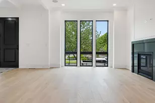 2429 N Rockwell St, Chicago, IL 60647 - Photo 8