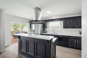 150 Wilson Way, South Elgin, IL 60177 - Photo 8