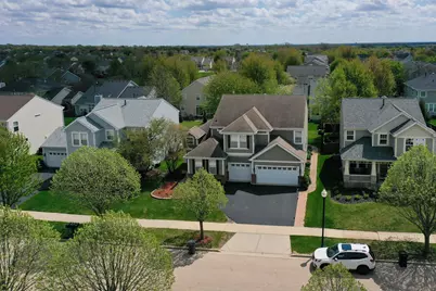 239 Pawtucket Avenue, Elgin, IL 60124 - Photo 2