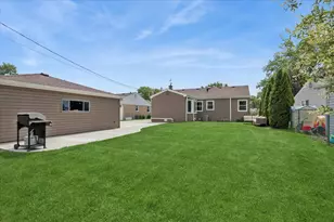 1304 Dennis Pl, Des Plaines, IL 60018 - Photo 24