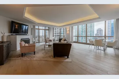 21 E Huron Street #2705, Chicago, IL 60611 - Photo 2