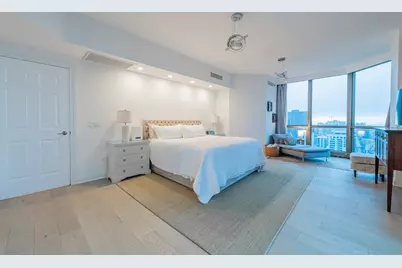 21 E Huron Street #2705, Chicago, IL 60611 - Photo 12
