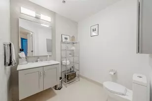 21 E Huron St, Chicago, IL 60611 - Photo 24