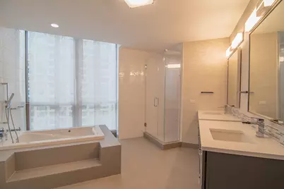 21 E Huron Street #2705, Chicago, IL 60611 - Photo 16