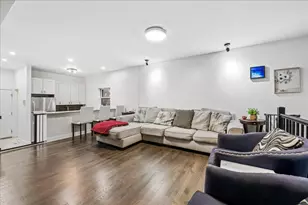 1009 W Wolfram St, Chicago, IL 60657 - Photo 4