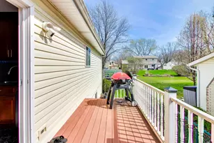 2215 S Bradford Dr, Wheaton, IL 60189 - Photo 26