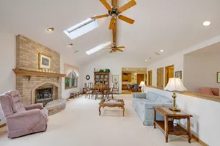 44W664 Oakshire Ln, Hampshire, IL 60140 - Photo 6