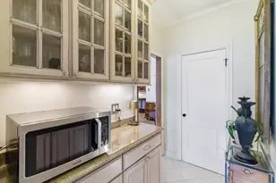 2912 N Commonwealth Ave, Chicago, IL 60657 - Photo 18