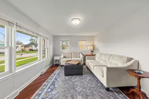 597 N West Ave, Elmhurst, IL 60126 - Photo 2