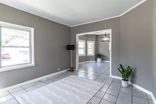 201 S Park Ave, Waukegan, IL 60085 - Photo 2