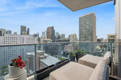 110 W Superior Street #1502, Chicago, IL 60654 - Photo 10