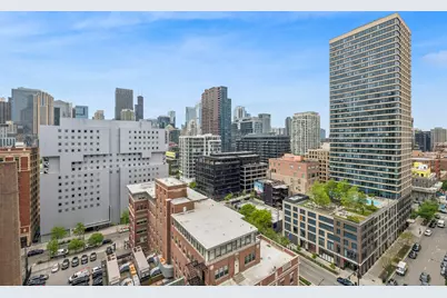 110 W Superior Street #1502, Chicago, IL 60654 - Photo 12