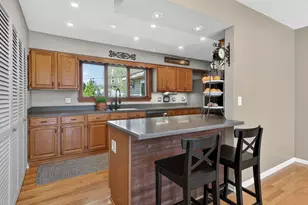 700 E Turner Ave, Roselle, IL 60172 - Photo 6