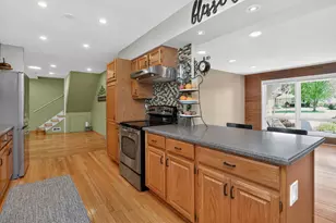 700 E Turner Ave, Roselle, IL 60172 - Photo 8