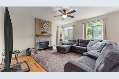5370 Chancery Way, Lake in the Hills, IL 60156 - Photo 12