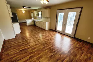 509 Willow Pl, Salem, IL 62881 - Photo 8