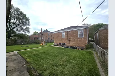8226 S Colfax Avenue, Chicago, IL 60617 - Photo 8