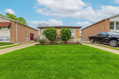 12737 S Manistee Avenue, Chicago, IL 60633 - Photo 1