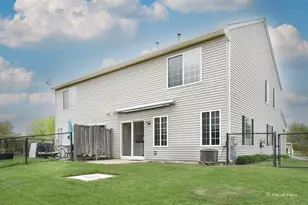 4 Crimson Ct, Lake in the Hills, IL 60156 - Photo 18