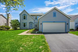 1471 Knotty Pine Dr, Elgin, IL 60123 - Photo 2