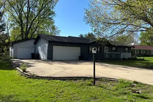 14868 Lang Dr, South Beloit, IL 61080 - Photo 2