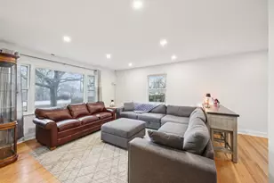 715 E Main St, Barrington, IL 60010 - Photo 2