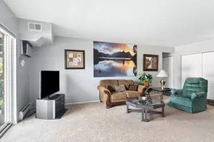 2407 E Olive St, Arlington Heights, IL 60004 - Photo 4