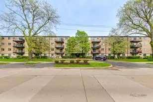 1215 N Waterman Ave, Arlington Heights, IL 60004 - Photo 1