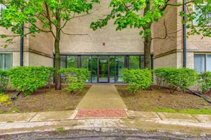 1215 N Waterman Ave, Arlington Heights, IL 60004 - Photo 2