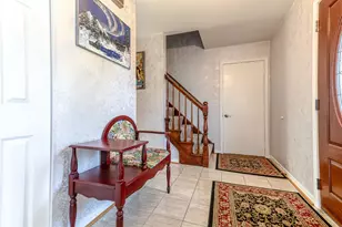 2 Sandhurst Rd, Mundelein, IL 60060 - Photo 4