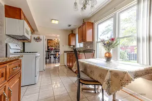 2 Sandhurst Rd, Mundelein, IL 60060 - Photo 12