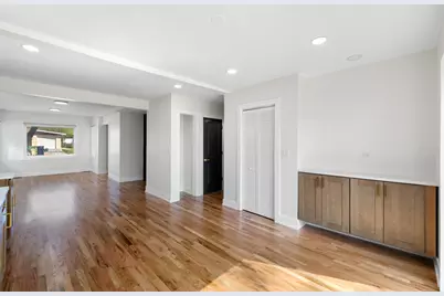 8742 S Washtenaw Avenue, Evergreen Park, IL 60805 - Photo 18