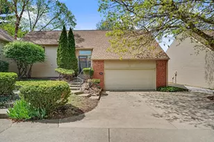 22 Fields E, Champaign, IL 61822 - Photo 2