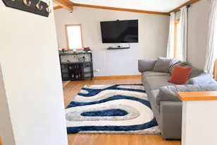 516 N Beck Rd, Lindenhurst, IL 60046 - Photo 2