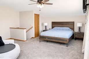 516 N Beck Rd, Lindenhurst, IL 60046 - Photo 10