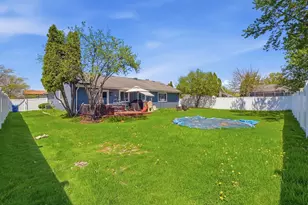 3895 Clipper Dr, Hanover Park, IL 60133 - Photo 20