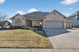 26525 S Lyndsay Dr, Channahon, IL 60410 - Photo 2