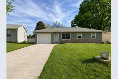 123 Liberty Boulevard, Machesney Park, IL 61115 - Photo 1