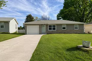 123 Liberty Blvd, Machesney Park, IL 61115 - Photo 1