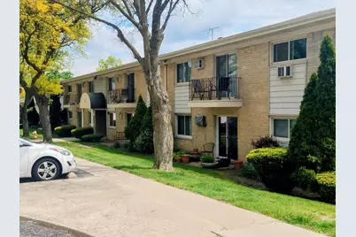 551 Carlysle Drive #10, Clarendon Hills, IL 60514 - Photo 1