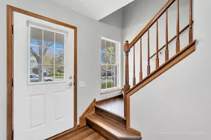 327 Shadybrook Ln, Aurora, IL 60504 - Photo 12