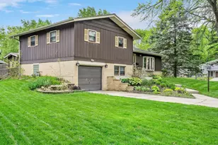 6955 Parkview Dr, Downers Grove, IL 60516 - Photo 2