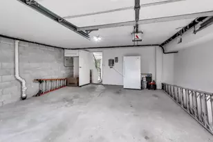 1757 W Sunnyside Ave, Chicago, IL 60640 - Photo 36