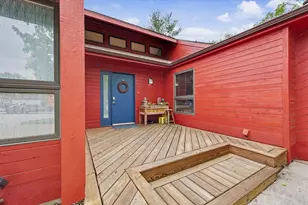 2005 Clover Ct E, Champaign, IL 61821 - Photo 4
